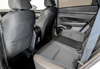 Подержанный автомобиль Hyundai Tucson 2022 года (11 фото)