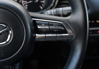 Подержанный автомобиль Mazda CX-30 2021 года (18 фото)