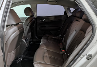 Подержанный автомобиль Kia Optima Sedan 2019 года (18 фото)
