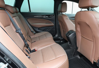 Подержанный автомобиль Opel Insignia Wagon 2020 года (12 фото)