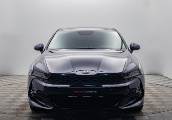 Подержанный автомобиль Kia K5 2020 года (10 фото)