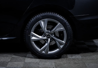 Подержанный автомобиль Audi A4 Sedan 2021 года (15 фото)