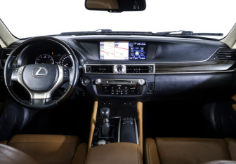 Подержанный автомобиль Lexus GS 2012 года (12 фото)