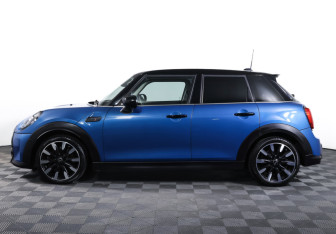 Подержанный автомобиль MINI Hatch 2021 года (8 фото)