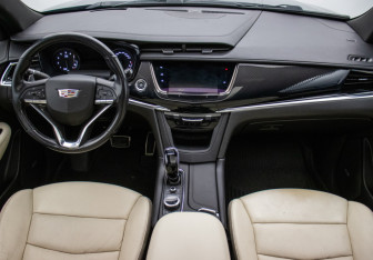 Подержанный автомобиль Cadillac XT6 2021 года (13 фото)