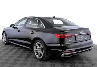 Подержанный автомобиль Audi A4 Sedan 2021 года (7 фото)