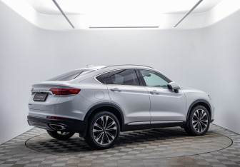 Подержанный автомобиль Geely Tugella 2021 года (5 фото)