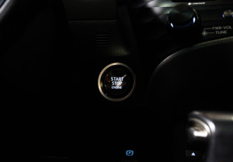 Подержанный автомобиль Lexus ES 2019 года (21 фото)