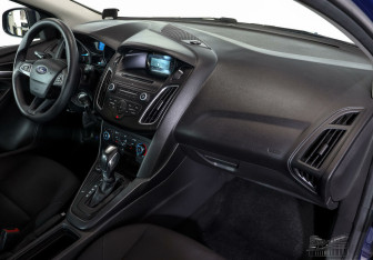 Подержанный автомобиль Ford Focus Sedan 2017 года (7 фото)