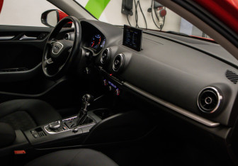 Подержанный автомобиль Audi A3 Sedan 2014 года (14 фото)