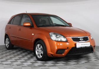 Подержанный автомобиль Kia Rio Hatchback 2010 года (2 фото)