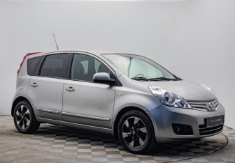 Подержанный автомобиль Nissan Note 2013 года (7 фото)
