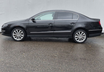 Подержанный автомобиль Volkswagen Passat Sedan 2009 года (8 фото)