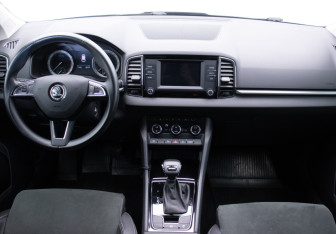 Подержанный автомобиль Skoda Karoq 2020 года (13 фото)