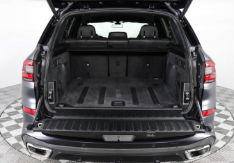 Подержанный автомобиль BMW X5 2020 года (9 фото)