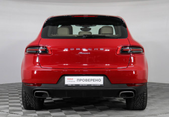 Подержанный автомобиль Porsche Macan 2018 года (6 фото)