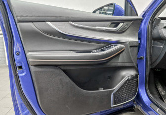 Подержанный автомобиль Exeed LX 2022 года (19 фото)