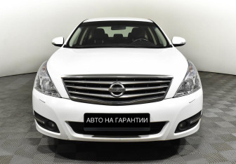 Подержанный автомобиль Nissan Teana 2012 года (2 фото)