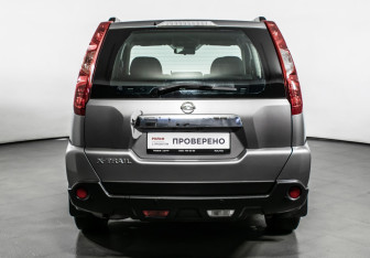 Подержанный автомобиль Nissan X-Trail 2008 года (6 фото)