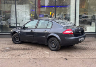 Подержанный автомобиль Renault Megane Sedan 2008 года (6 фото)