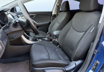 Подержанный автомобиль Hyundai Elantra Sedan 2012 года (10 фото)