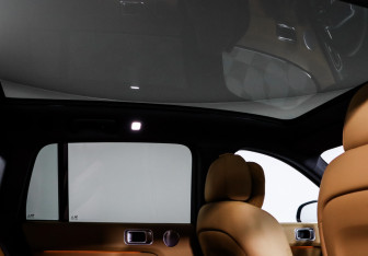 Подержанный автомобиль LiXiang L6 2024 года (16 фото)