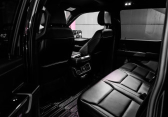 Подержанный автомобиль Ford F-150 2022 года (13 фото)