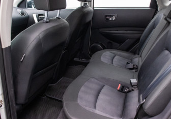 Подержанный автомобиль Nissan Qashqai 2010 года (11 фото)