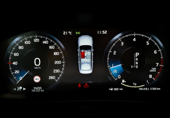 Подержанный автомобиль Volvo S90 2021 года (13 фото)