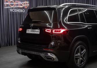 Подержанный автомобиль Mercedes-Benz GLB 2021 года (23 фото)