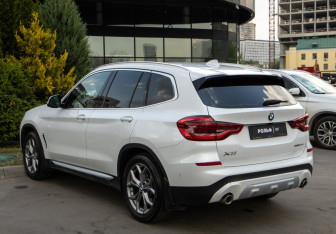 Подержанный автомобиль BMW X3 2018 года (5 фото)