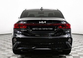 Подержанный автомобиль Kia Cerato Sedan 2022 года (6 фото)