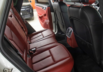 Подержанный автомобиль Porsche Macan 2017 года (12 фото)