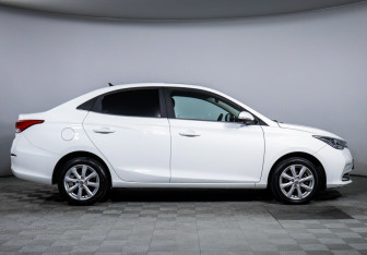 Подержанный автомобиль Changan Alsvin 2023 года (4 фото)