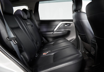 Подержанный автомобиль Mitsubishi Pajero Sport 2022 года (11 фото)