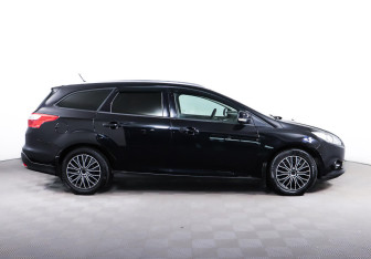 Подержанный автомобиль Ford Focus Wagon 2012 года (4 фото)