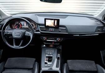 Подержанный автомобиль Audi Q5 2018 года (14 фото)