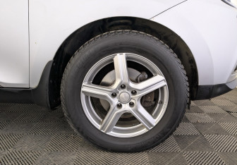 Подержанный автомобиль Hyundai ix35 2015 года (18 фото)