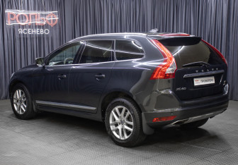 Подержанный автомобиль Volvo XC60 2017 года (7 фото)