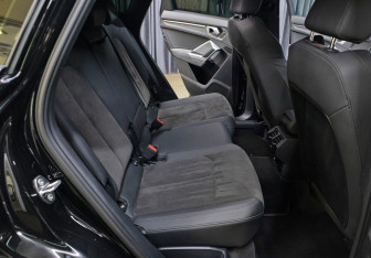 Подержанный автомобиль Audi Q3 2020 года (12 фото)