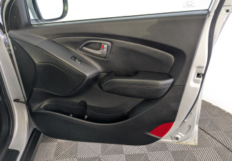 Подержанный автомобиль Hyundai ix35 2015 года (24 фото)