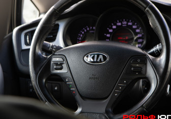 Подержанный автомобиль Kia Ceed Wagon 2014 года (12 фото)