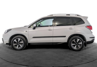 Подержанный автомобиль Subaru Forester Suv 2017 года (8 фото)