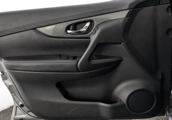 Подержанный автомобиль Nissan X-Trail 2018 года (19 фото)