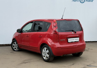 Подержанный автомобиль Nissan Note 2008 года (7 фото)