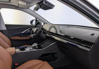 Подержанный автомобиль Omoda C5 2023 года (11 фото)