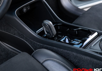 Подержанный автомобиль Volvo XC40 2019 года (15 фото)
