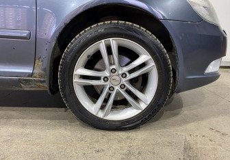 Подержанный автомобиль Skoda Octavia Liftback 2011 года (18 фото)