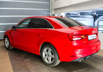 Подержанный автомобиль Audi A3 Sedan 2018 года (6 фото)
