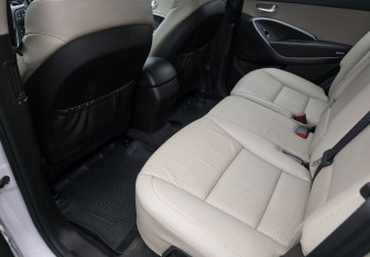 Подержанный автомобиль Hyundai Santa Fe 2014 года (10 фото)